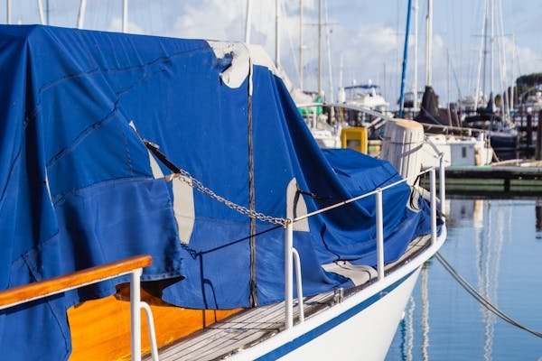 Bâches bateau : protection sur mesure pour toutes saisons